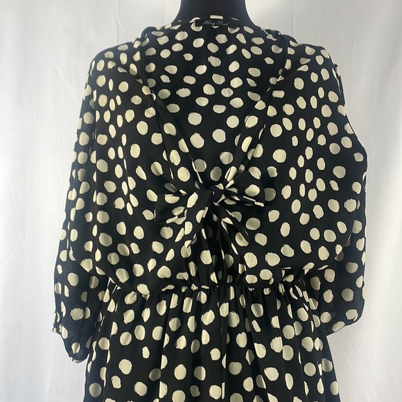 Honey punch, Polka dot, black,white jumper,front cut out,Surplice neck ,Small, - Picture 2 of 12
